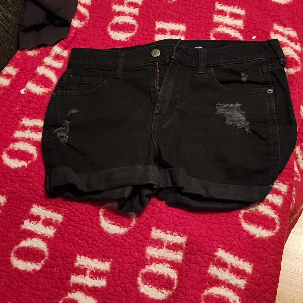 Old navy women's size 2mid rise boyfriend shorts